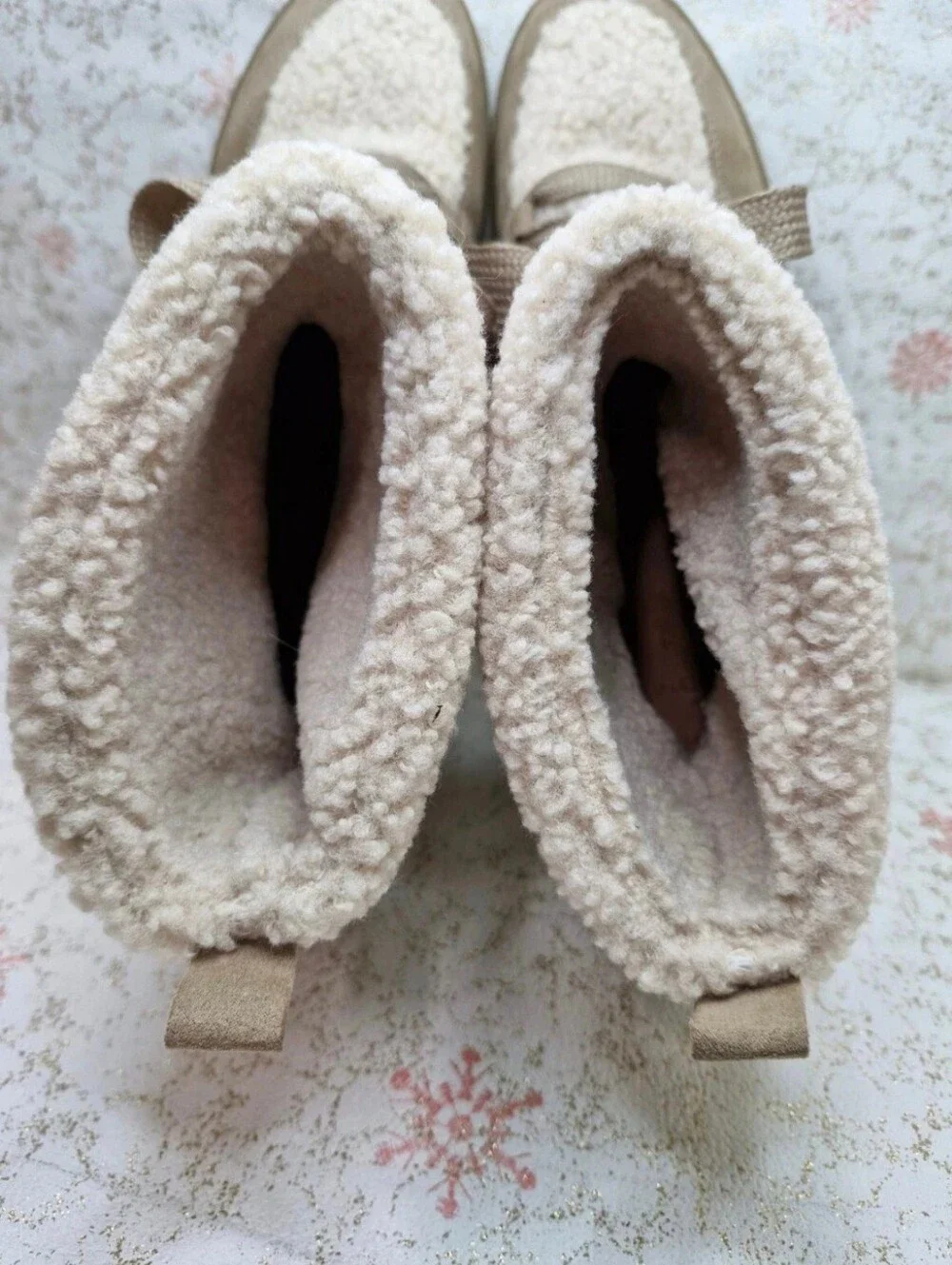 Universal Thread Women's Sherpa Winter Boots Sz 9 Taupe Cozy Faux Suede Lace-Up